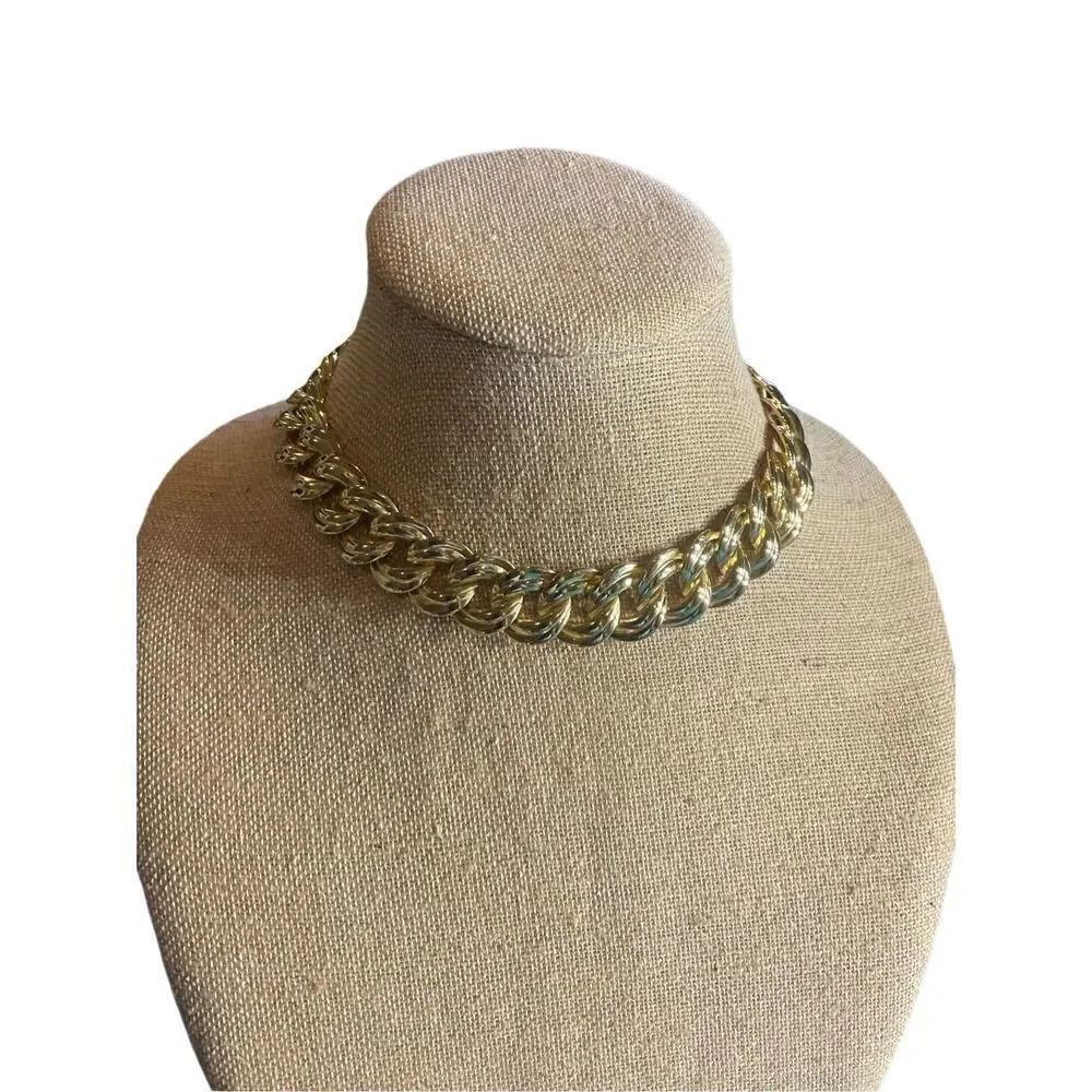 Gorgeous Statement Necklace - Picture 5 of 9